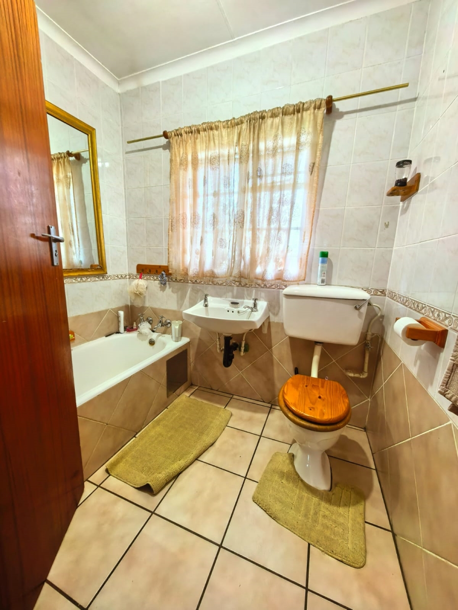 4 Bedroom Property for Sale in Roodia Free State